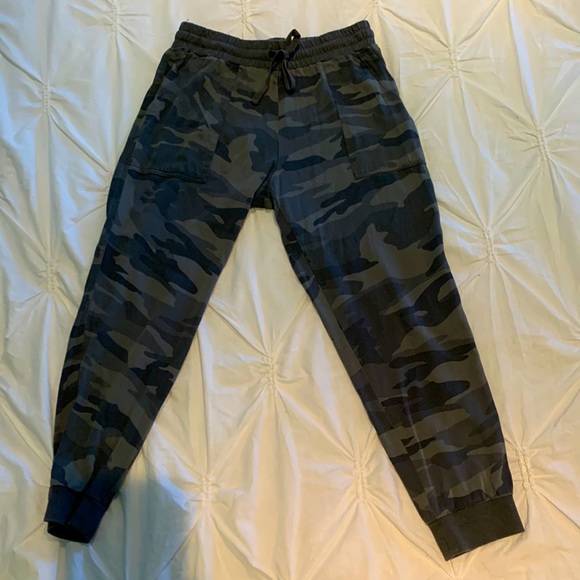 Camo Jogger - Picture 1 of 1
